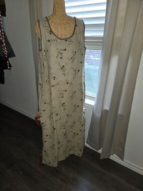 Vintage Linen Sleeveless Floral Maxi Dress in Light Gray
